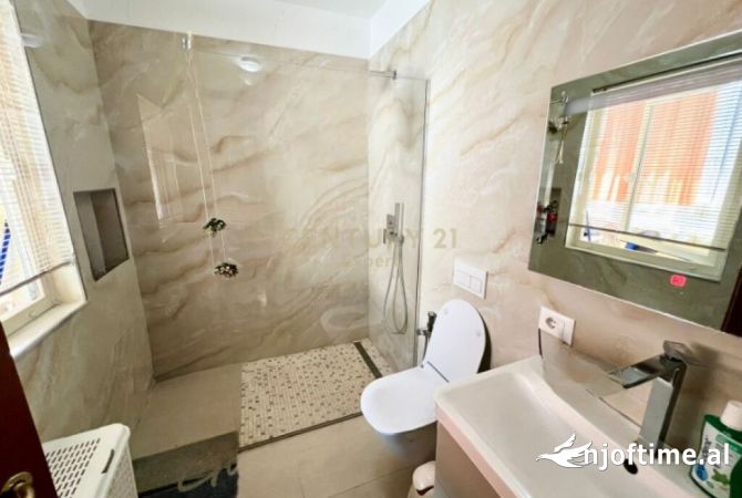 Shtepi me qera Apartament ne Tirane, 2+1, Mobilimi E mobiluar, Pagesa 650  Euro.