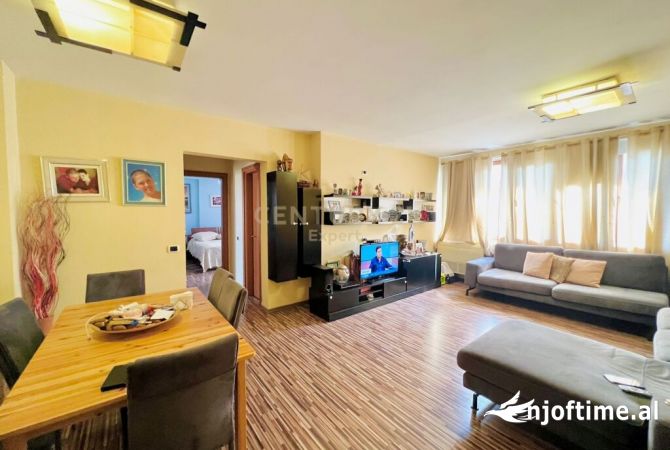 QIRA,APARTAMENT 2+1+2 ME GARAZHD NE RRUGEN E DIBRES PERBALL QSUT-SE!