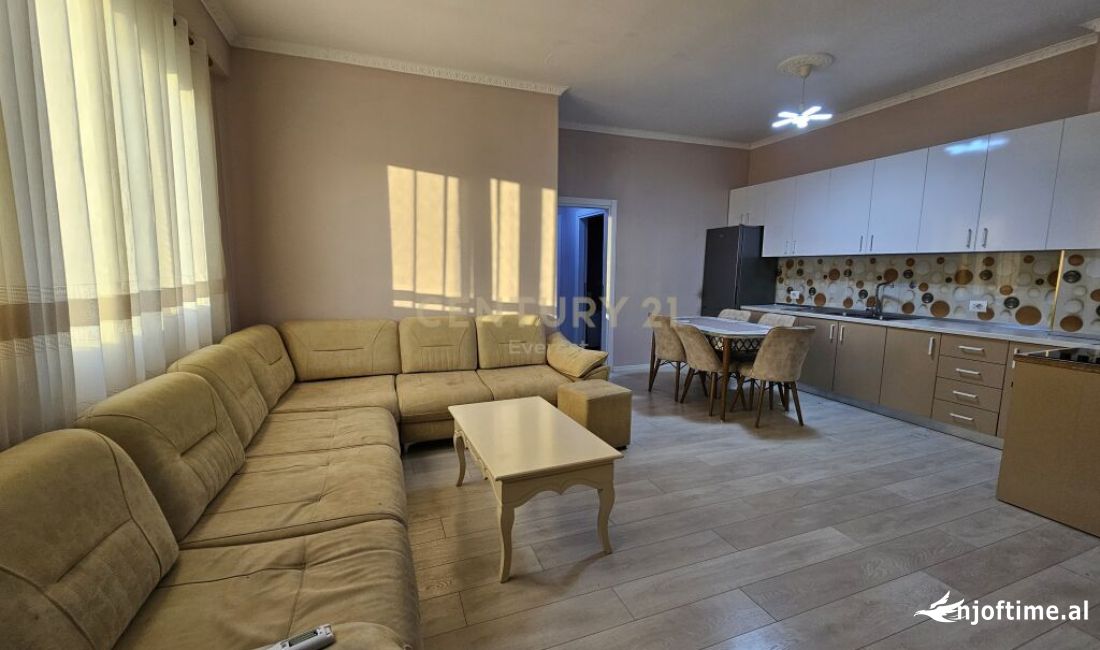 Shtepi ne shitje Apartament ne Tirane, 2+1, Mobilimi E mobiluar, Pagesa 175,000  Euro.