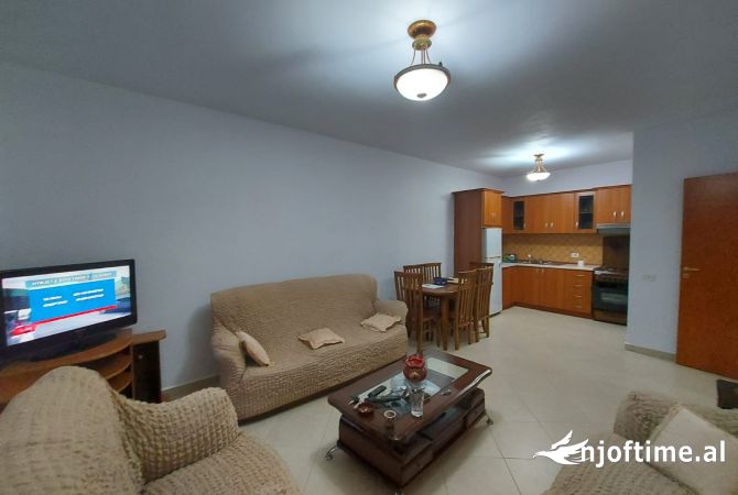 Shtepi me qera Apartament ne Tirane, 1+1, Mobilimi E mobiluar, Pagesa 350  Euro.