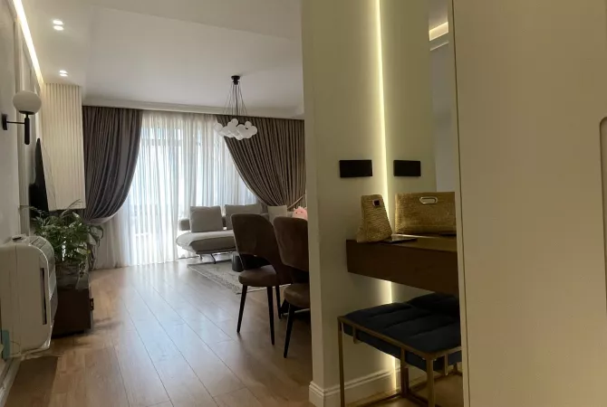 Komuna e Parisit Ap 2+1+2 me qira 