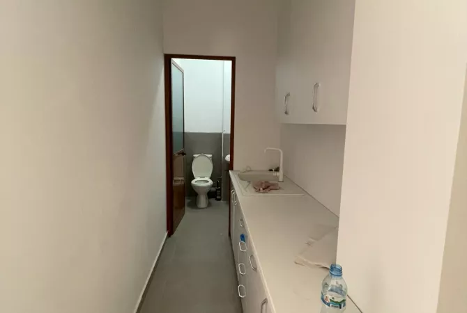 Rruga Dritan Hoxha Ambient per qira 