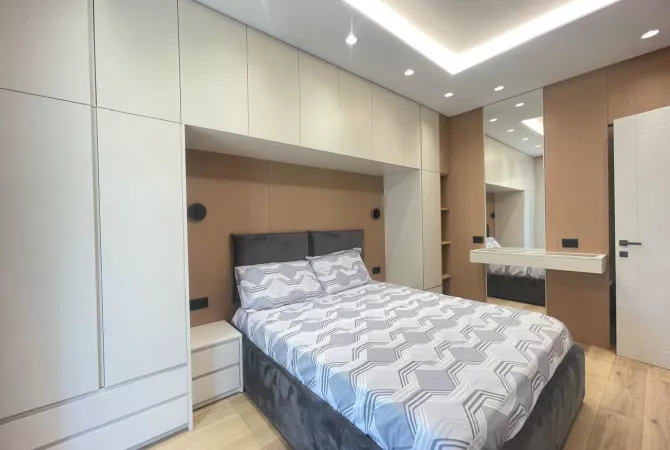 Shtepi me qera Apartament ne Tirane, 2+1, Mobilimi E mobiluar, Pagesa 800  Euro.