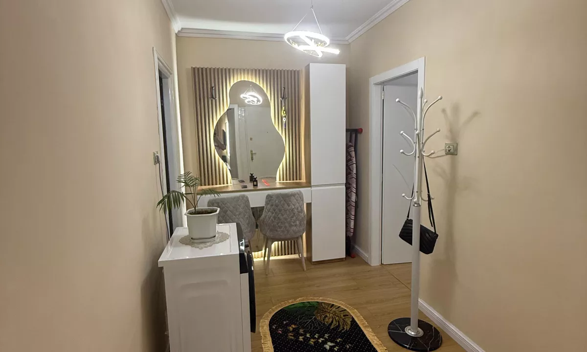 Shtepi ne shitje Apartament ne Tirane, 1+1, Mobilimi E mobiluar, Pagesa 110,000  Euro.