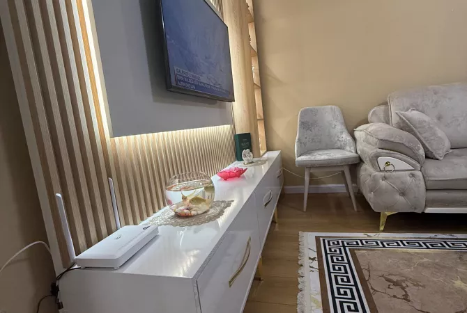 Shtepi ne shitje Apartament ne Tirane, 1+1, Mobilimi E mobiluar, Pagesa 110,000  Euro.
