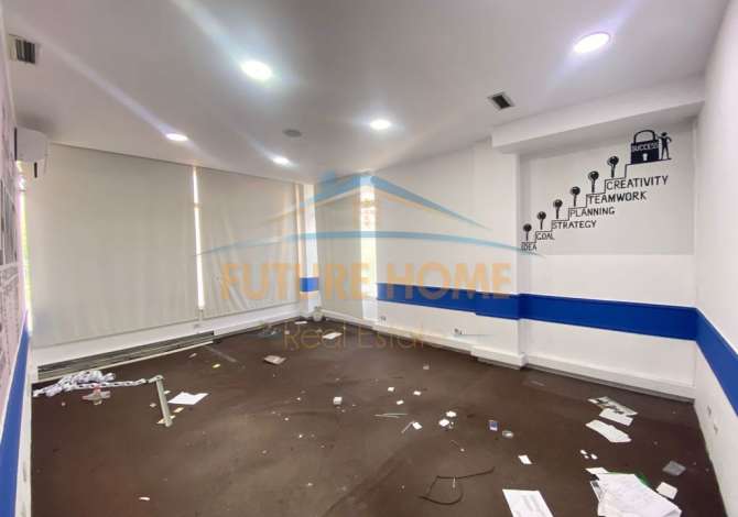 Qera , Ambient Biznesi, Bulevardi Zhan D'Ark, Tirane.