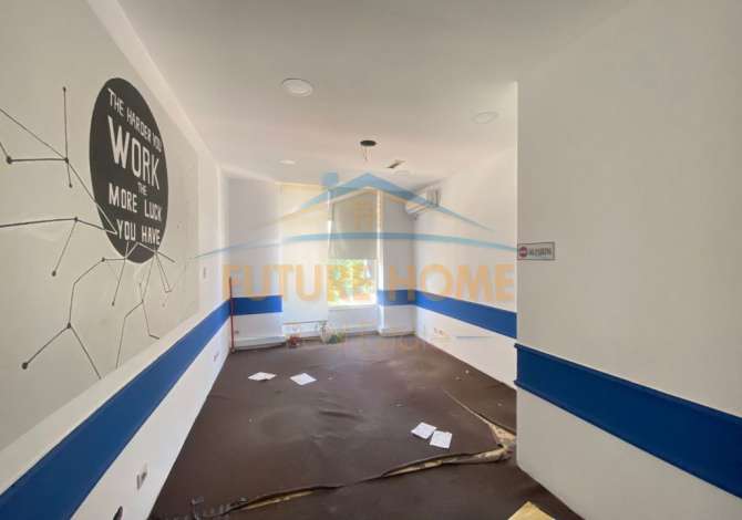 Qera , Ambient Biznesi, Bulevardi Zhan D'Ark, Tirane.