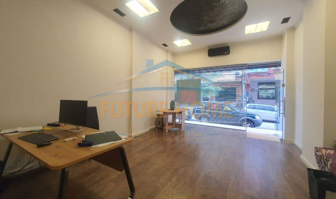 Qera, Ambient per Zyra, Myslym Shyri, Tirane.