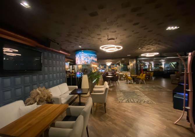 Ambient biznesi me qera 2+1 ne Tirane - 7,200 Euro