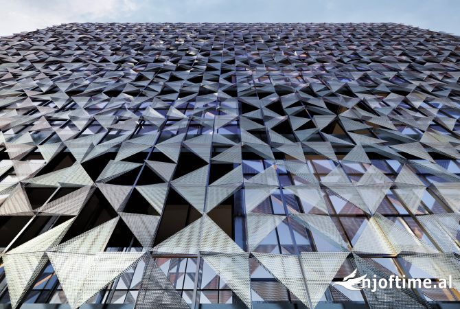 SHITET APARTAMENT  BLLOKU TIRANE!