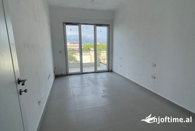 SHITET APARTAMENT 2+1 GOLEM DURRES
