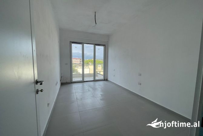 SHITET APARTAMENT 2+1 GOLEM DURRES