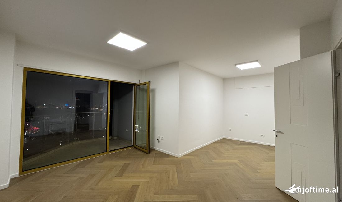 QERA AMBIENT ZYRASH BLLOKU TIRANE