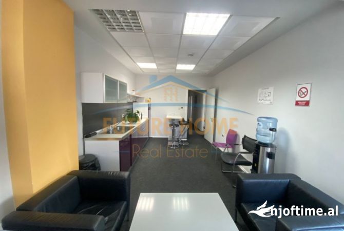 QERA AMBIENT ZYRASH + POST PARKIMI DY KULLAT BINJAKE BULEVARDI DESHMORET E KOMBIT TIRANE