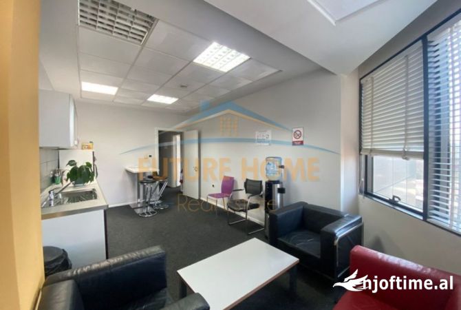 QERA AMBIENT ZYRASH + POST PARKIMI DY KULLAT BINJAKE BULEVARDI DESHMORET E KOMBIT TIRANE