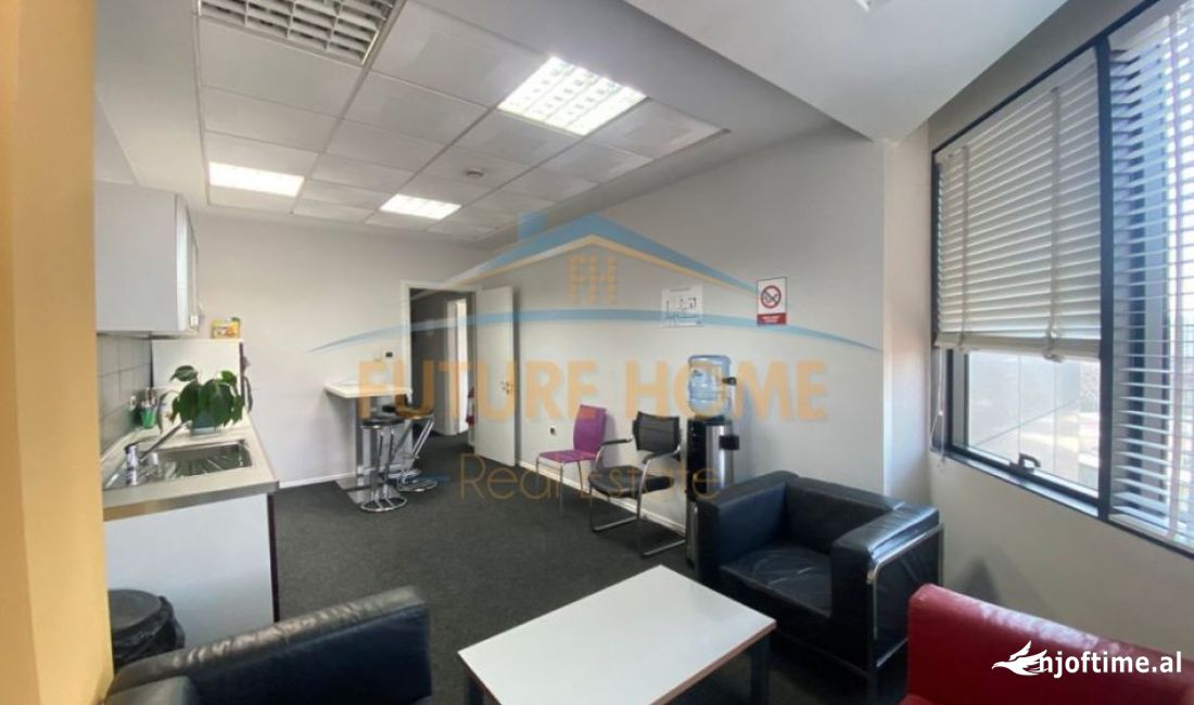 QERA AMBIENT ZYRASH + POST PARKIMI DY KULLAT BINJAKE BULEVARDI DESHMORET E KOMBIT TIRANE