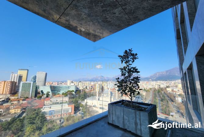 Ambiente Commerciale in Affitto 3+1 a Tirana - 13,800 Euro