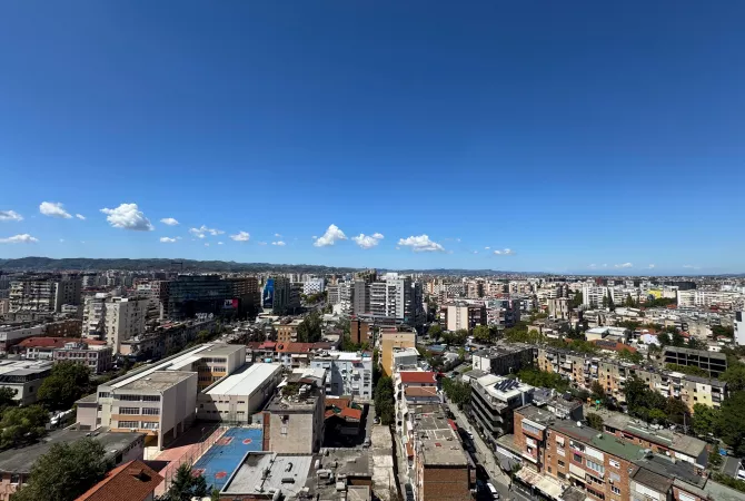 Qera , Ambient Biznesi, Rruga "Mine Peza" , Tirane!