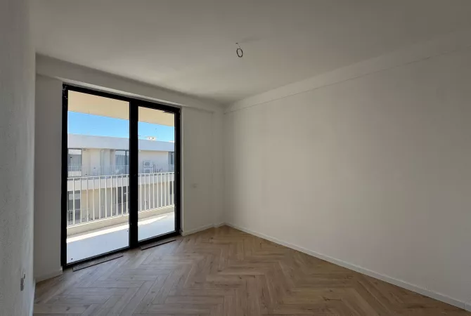 Qera , Ambient Biznesi, Rruga "Mine Peza" , Tirane!