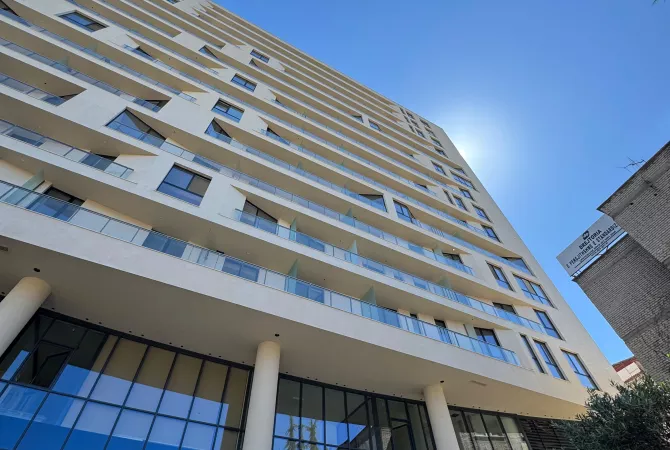 Qera , Ambient Biznesi, Rruga "Mine Peza" , Tirane!