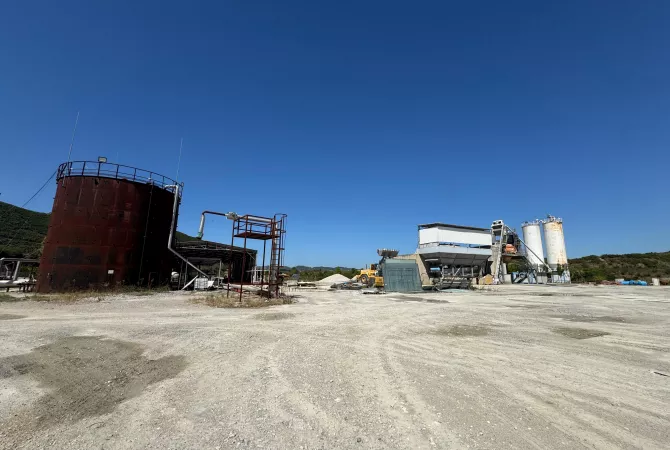 Business Property in Sale in Tirana - 1,800,000 Euro