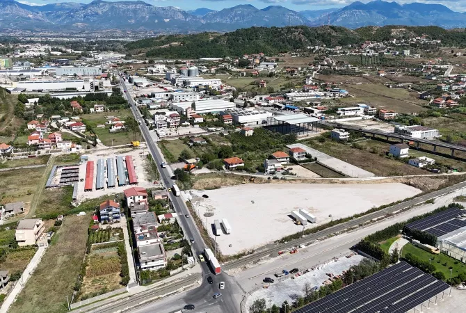 Truall ose Toke ne Tirane - 1,750,000 Euro