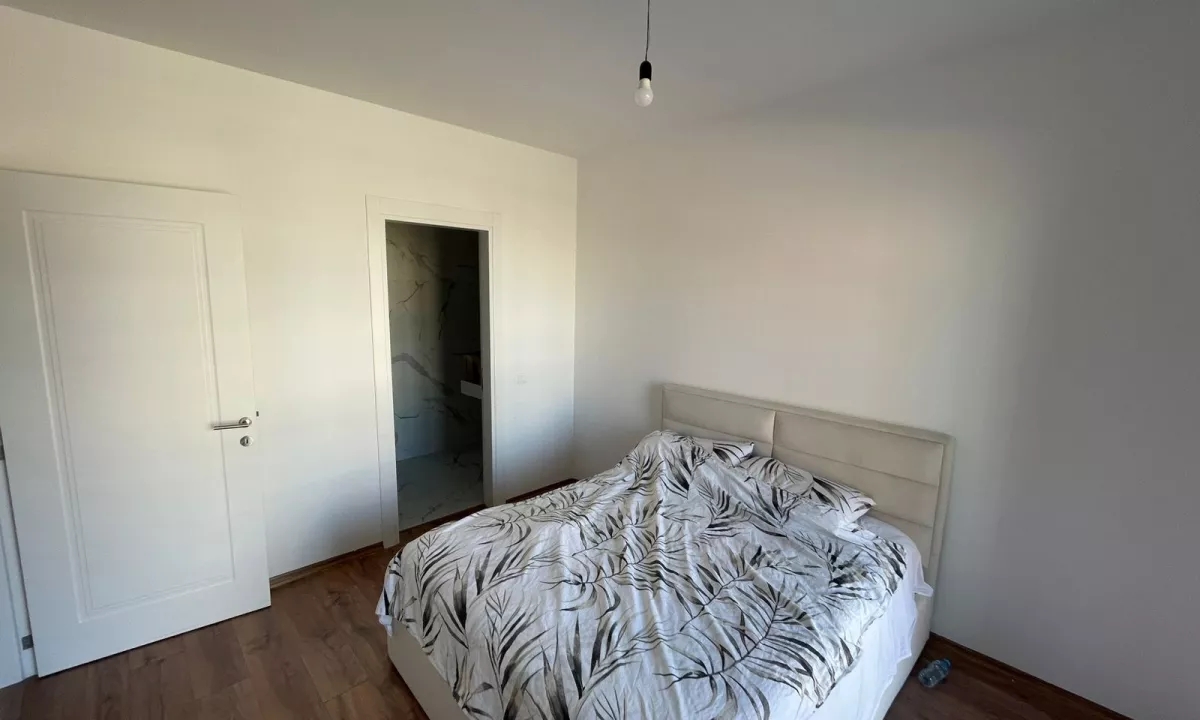 Shtepi ne shitje Apartament ne Tirane, 2+1, Mobilimi E mobiluar, Pagesa 245,000  Euro.