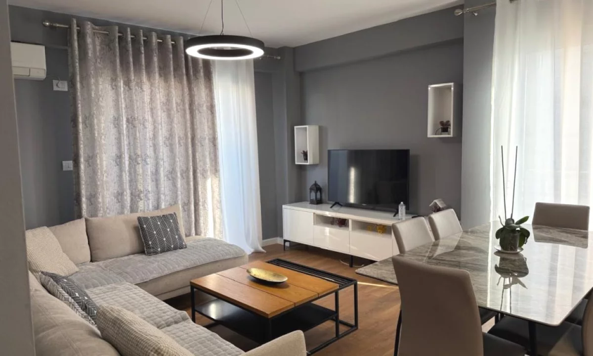 Shtepi me qera Apartament ne Tirane, 1+1, Mobilimi E mobiluar, Pagesa 630  Euro.