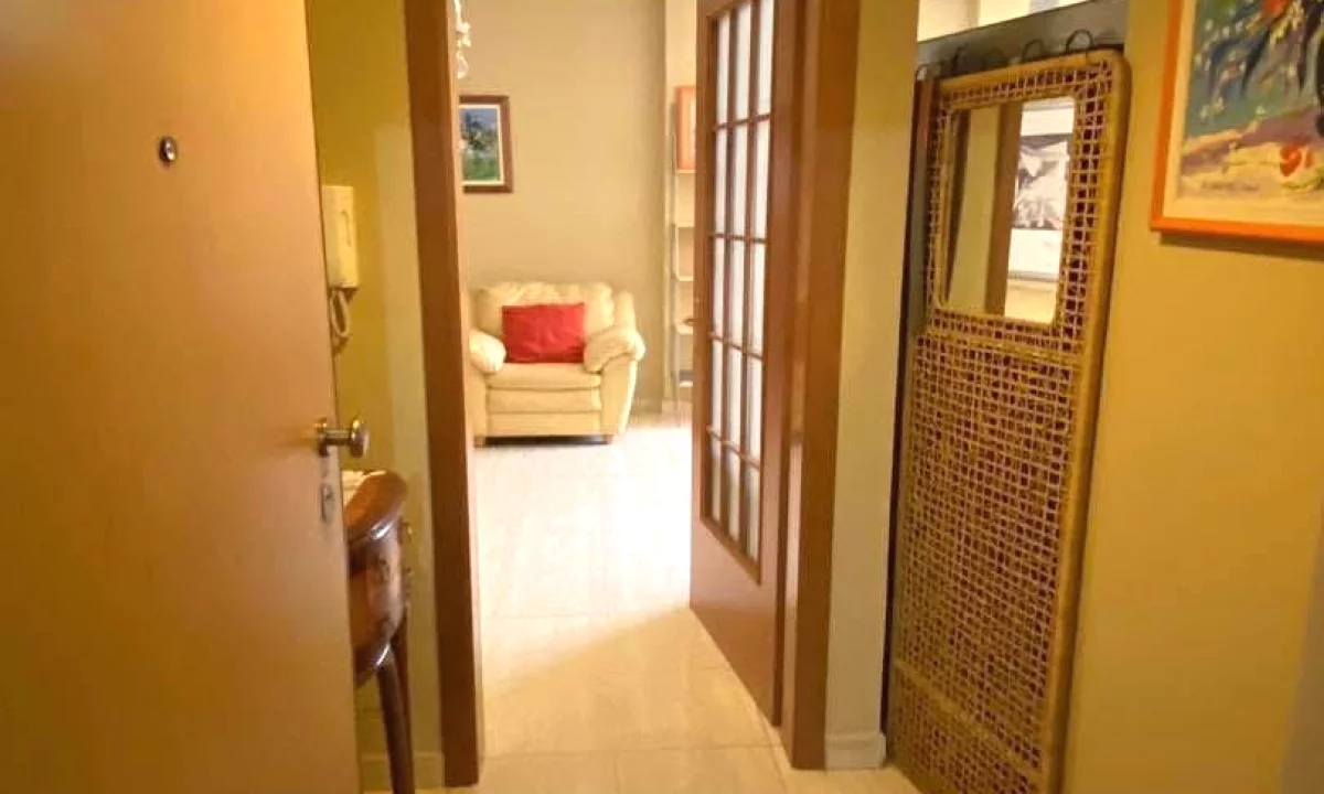 Shtepi me qera Apartament ne Tirane, 1+1, Mobilimi E mobiluar, Pagesa 550  Euro.