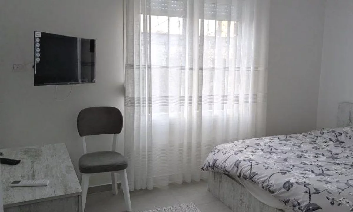 Shtepi me qera Apartament ne Tirane, 2+1, Mobilimi E mobiluar, Pagesa 630  Euro.