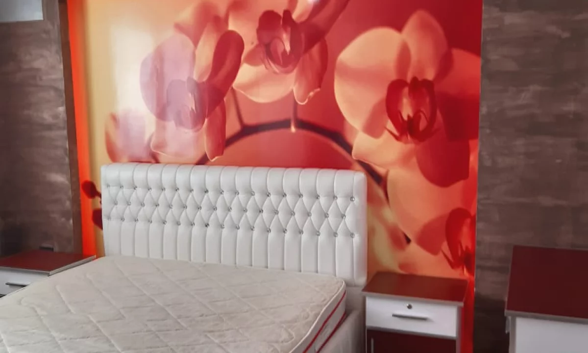 Shtepi me qera Apartament ne Tirane, 2+1, Mobilimi E mobiluar, Pagesa 400  Euro.