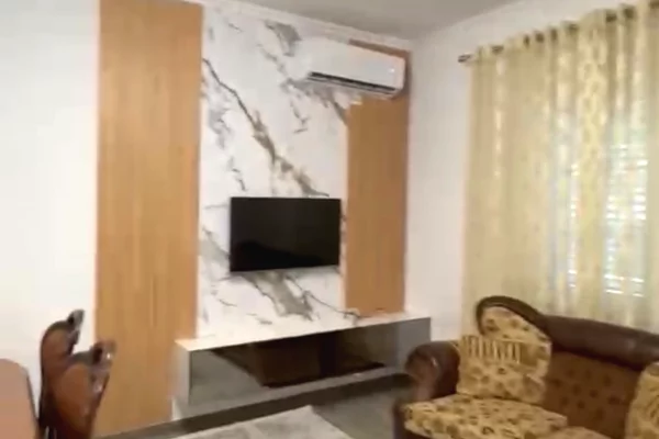 Shtepi me qera Apartament ne Tirane, 2+1, Mobilimi E mobiluar, Pagesa 500  Euro.
