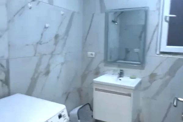 Shtepi me qera Apartament ne Tirane, 2+1, Mobilimi E mobiluar, Pagesa 500  Euro.
