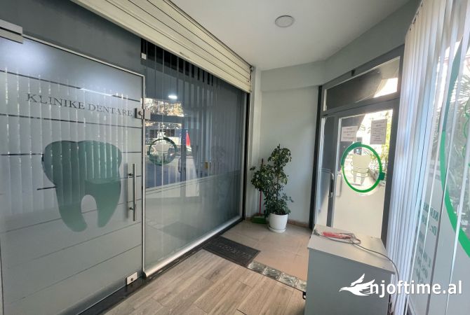 SHITET AMBJENT KOMERCIAL TE RR. RIZA CEROVA!