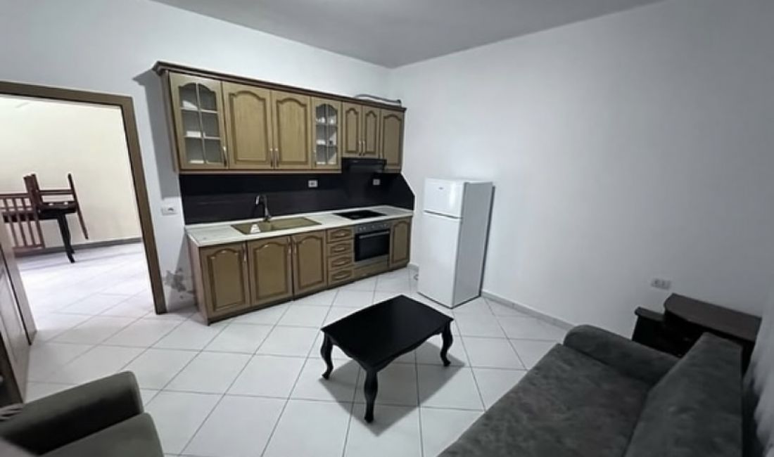 Shtepi me qera Apartament ne Tirane, 1+1, Mobilimi E mobiluar, Pagesa 300  Euro.