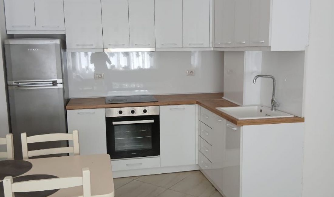 Shtepi me qera Apartament ne Tirane, 2+1, Mobilimi E mobiluar, Pagesa 550  Euro.