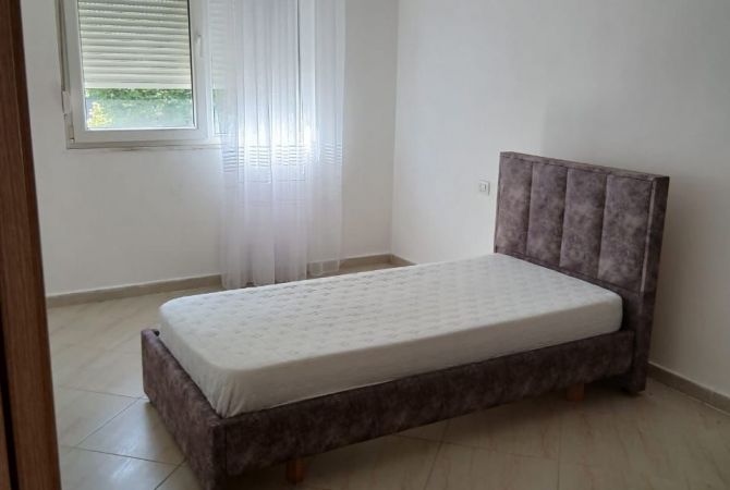 Shtepi me qera Apartament ne Tirane, 2+1, Mobilimi E mobiluar, Pagesa 550  Euro.