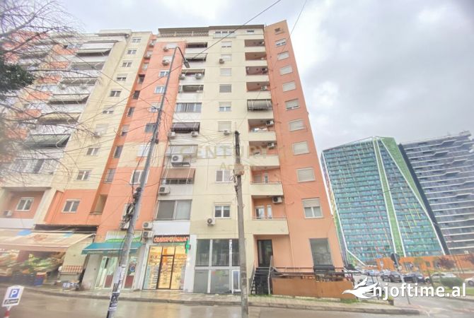 Ambiente Commerciale in Affitto 3+1 a Tirana - 800 Euro