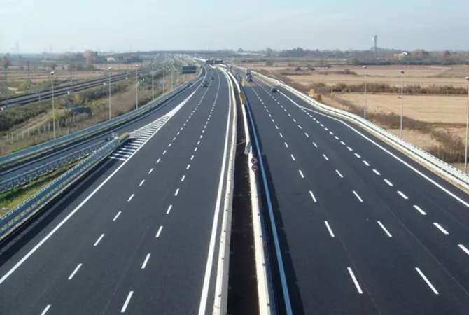 Business Property for Rent 4+1 in Tirana - 2,500 Euro