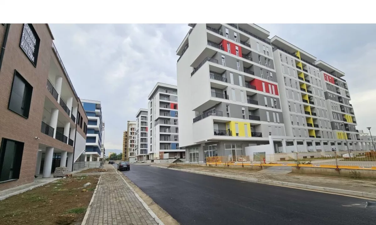 Shtepi ne shitje Apartament ne Tirane, 2+1, Mobilimi Bosh, pa mobiluar, Pagesa 105,000  Euro.