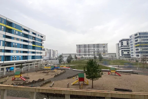 Shtepi ne shitje Apartament ne Tirane, 2+1, Mobilimi Bosh, pa mobiluar, Pagesa 94,700  Euro.