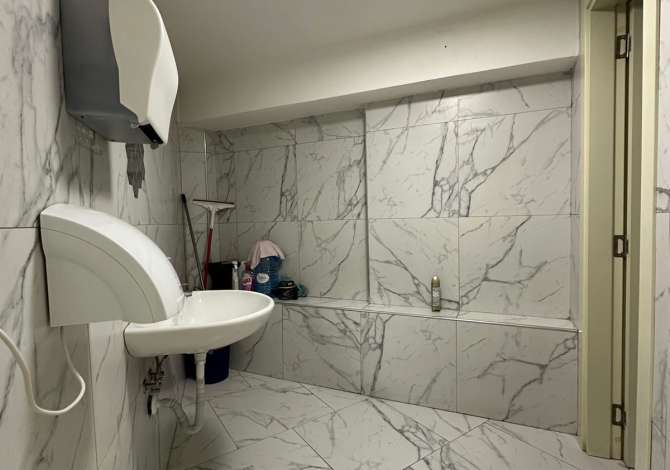 Ambient biznesi me qera 3+1 ne Tirane - 1,500 Euro