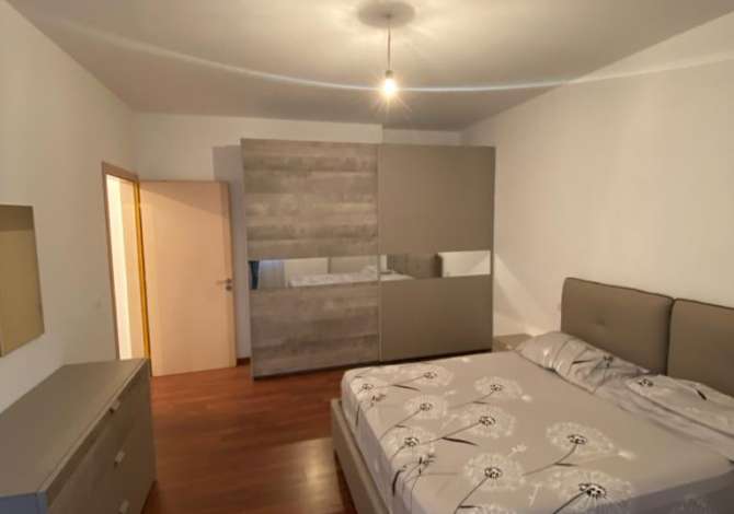 Shtepi me qera Apartament ne Tirane, 2+1, Mobilimi E mobiluar, Pagesa 450  Euro.