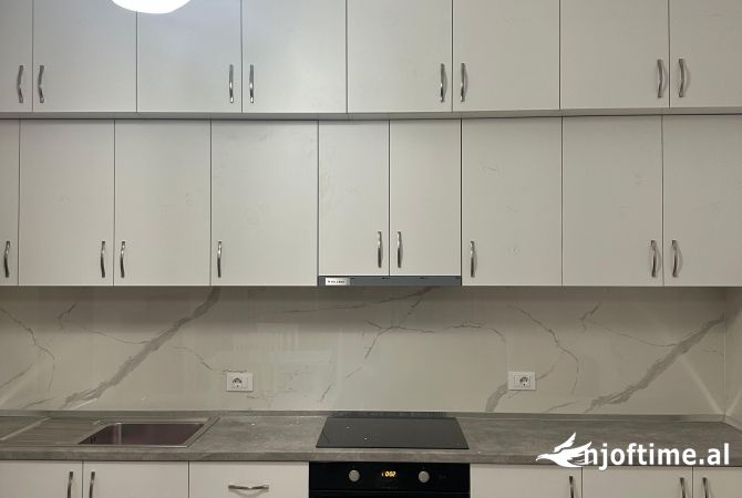 Shtepi me qera Apartament ne Tirane, 1+1, Mobilimi E mobiluar, Pagesa 400  Euro.