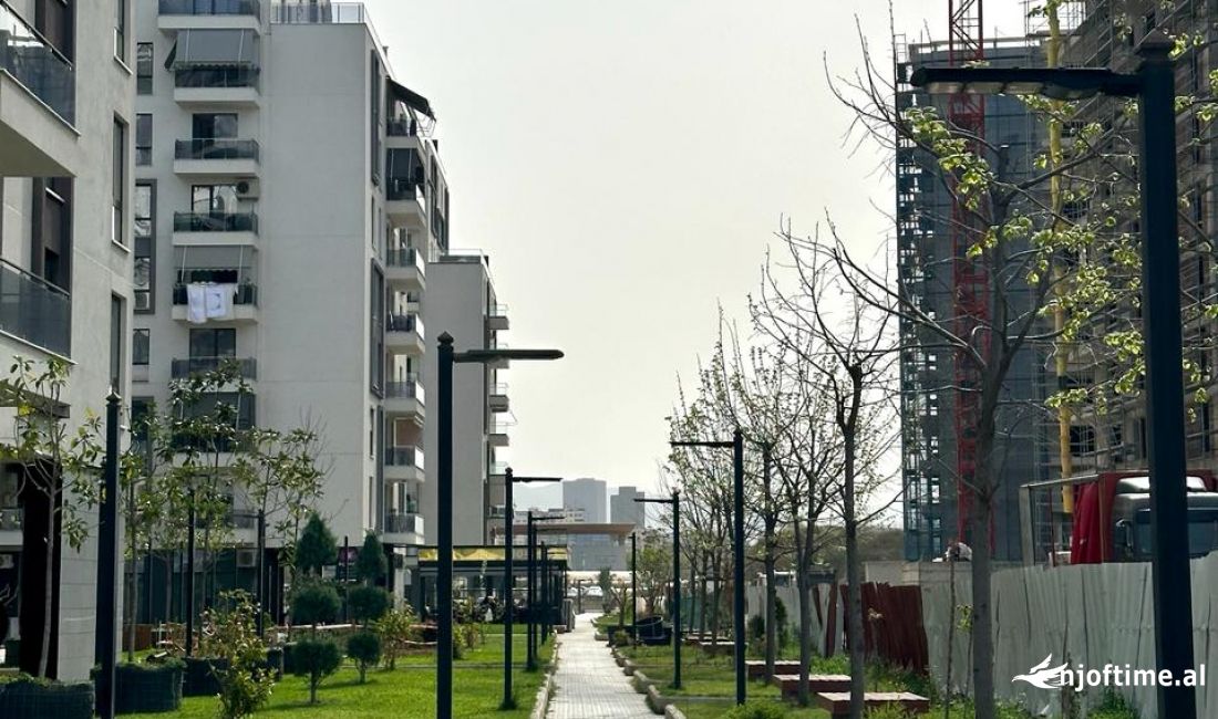 Ambient biznesi per shitje, 76 m2,Kompleksi Turdiu