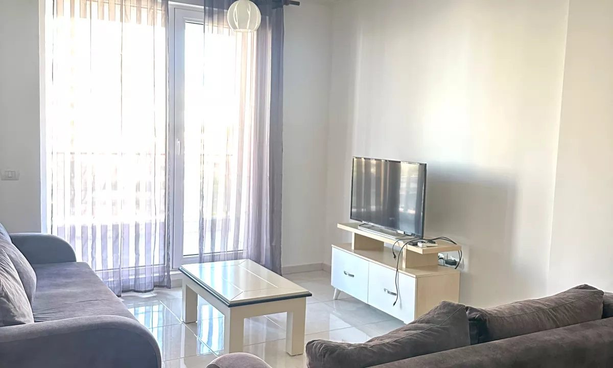 Shtepi me qera Apartament ne Tirane, 1+1, Mobilimi E mobiluar, Pagesa 450  Euro.