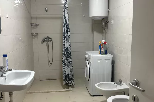 Shtepi me qera Apartament ne Tirane, 1+1, Mobilimi E mobiluar, Pagesa 450  Euro.