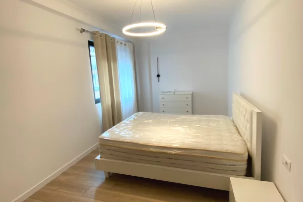 Shtepi me qera Apartament ne Tirane, 2+1, Mobilimi E mobiluar, Pagesa 800  Euro.