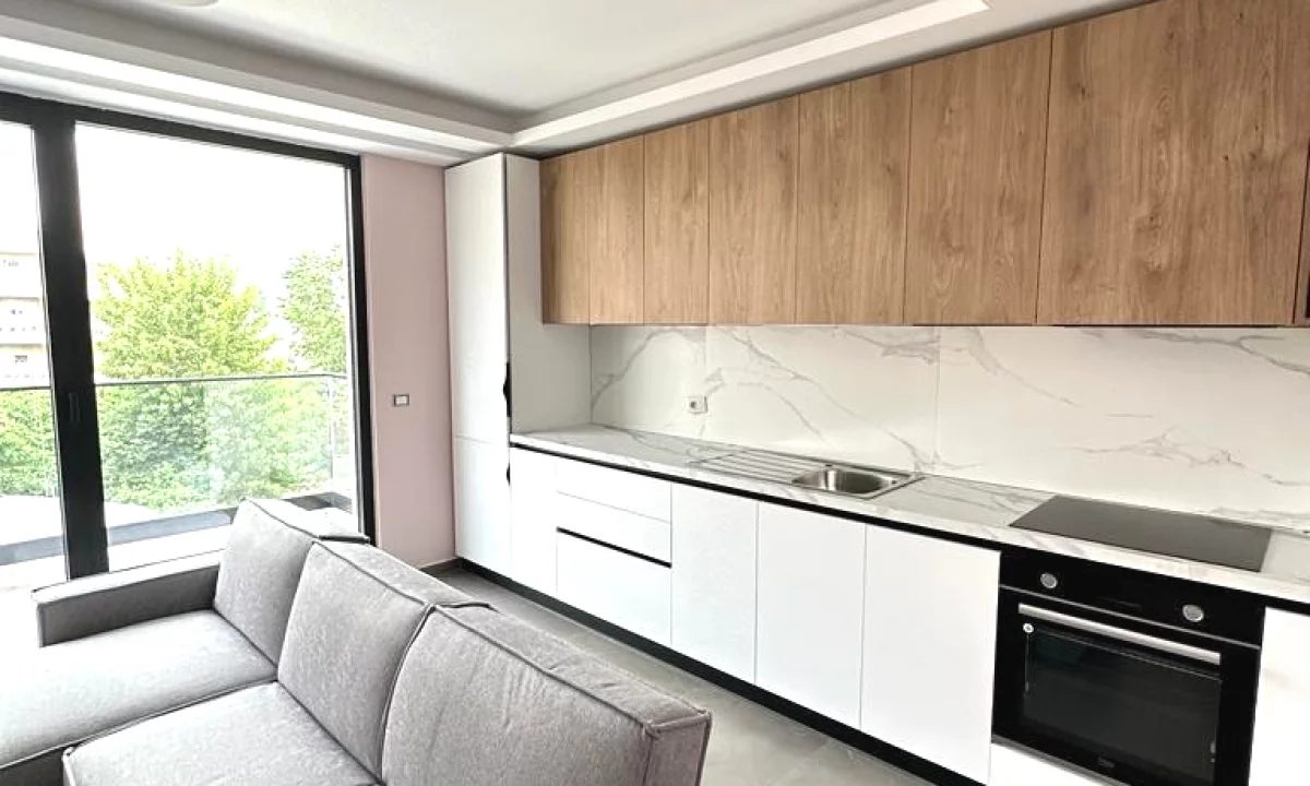 Shtepi ne shitje Apartament ne Tirane, 2+1, Mobilimi E mobiluar, Pagesa 180,000  Euro.