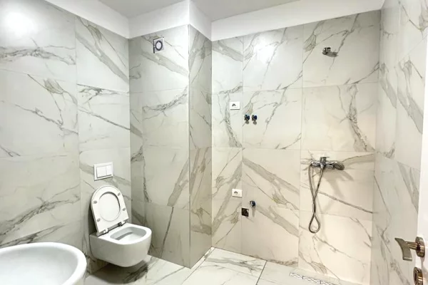 Shtepi ne shitje Apartament ne Tirane, 2+1, Mobilimi E mobiluar, Pagesa 180,000  Euro.